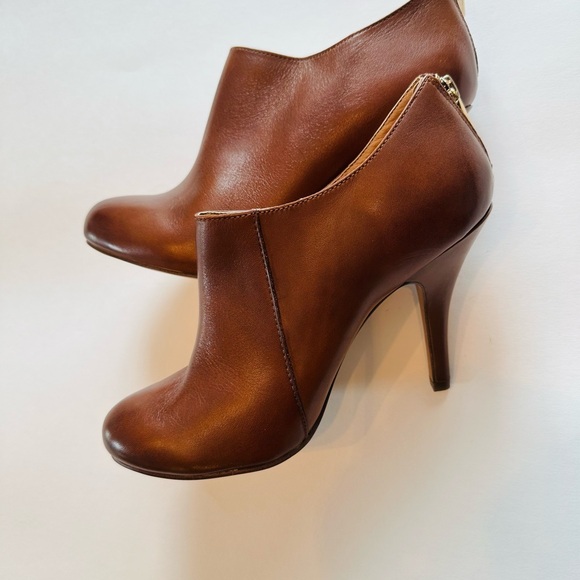 ALDO Booties Leather Warm Brown Gold Back Zip 4” Heel Like-New Sz 8.5 - Picture 2 of 8